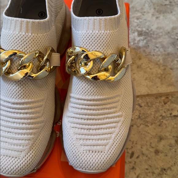 Mesh Sneakers - Picture 2 of 4